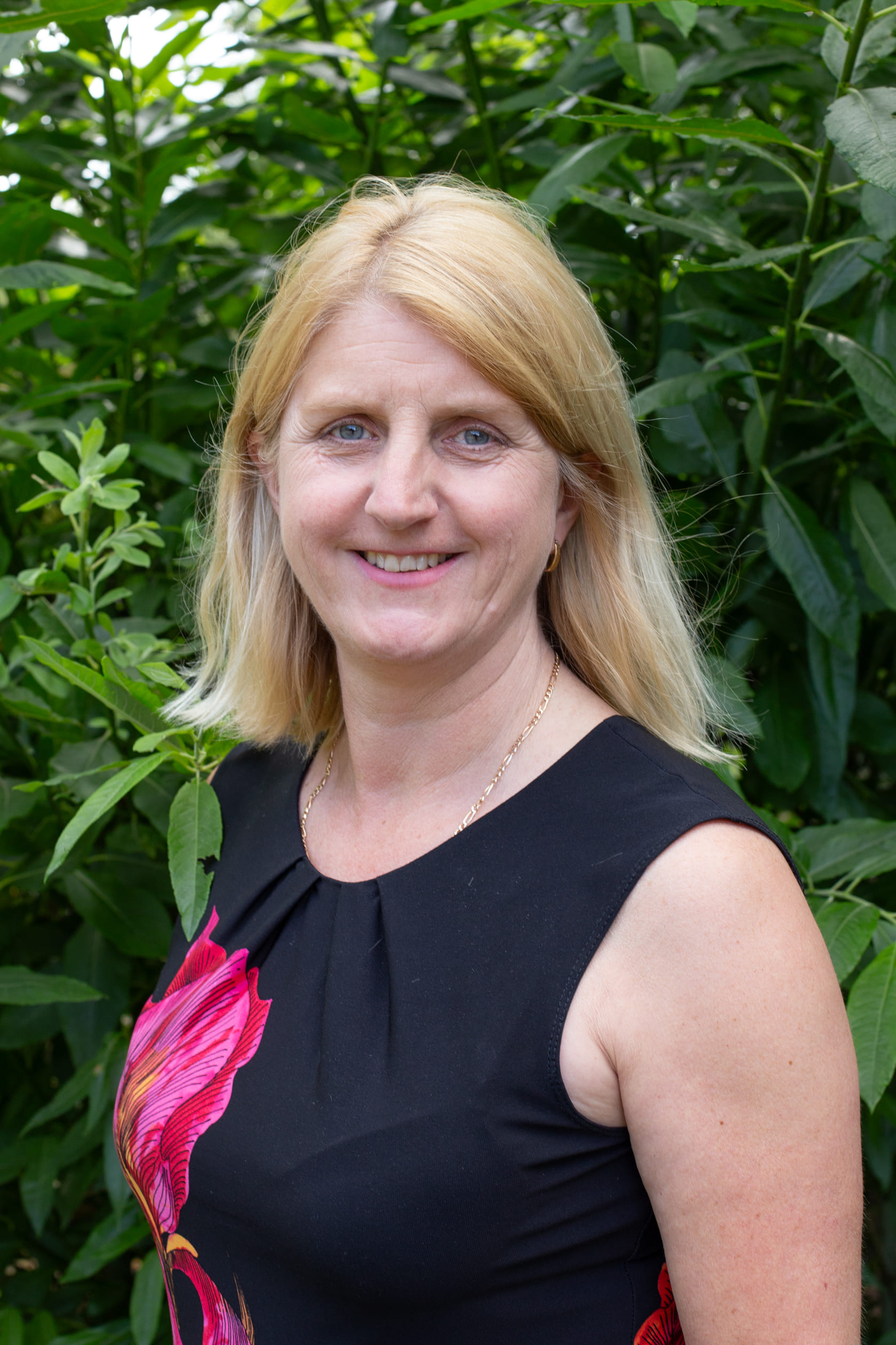 Mrs D Shires